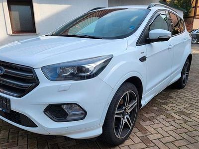 Gebraucht Ford Kuga ST-Line 150 PS (110 kW) 2017 Weiß SUV