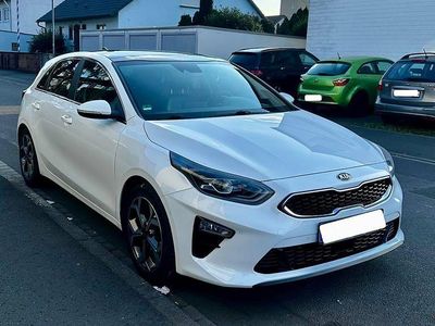 Gebraucht Kia Ceed Platinum 140 PS (102 kW) 2018 Weiß Kleinwagen
