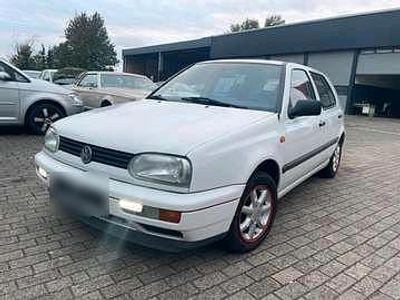 Weiß Gebraucht 1993 VW Golf III Kleinwagen | 500 €