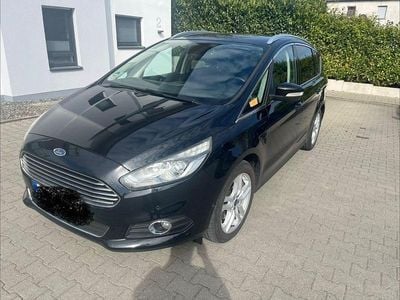 Gebraucht Ford S-MAX Business Edition 179 PS (131 kW) 2016 Schwarz Van / Kleinbus