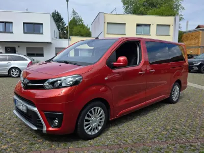 Gebraucht Toyota Proace Verso Team 177 PS (130 kW) 2022 Orange Kombi