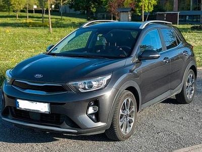 Grau Gebraucht 2020 Kia Stonic Spirit SUV | 11.990 € (Guter Preis)