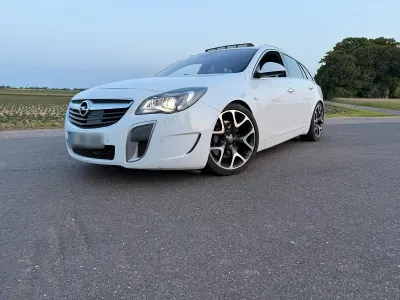 Gebraucht Opel Insignia OPC 325 PS (239 kW) 2013 Weiß Kombi