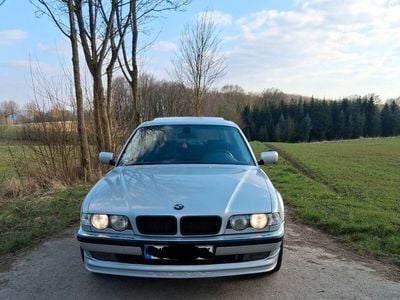 BMW 728