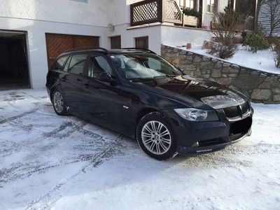 Gebraucht BMW 318 Sport Line 143 PS (105 kW) 2008 Schwarz metallic Kombi