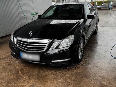 Gebraucht Mercedes E250 204 PS (150 kW) 2010 Schwarz Limousine