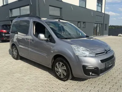 Gebraucht Citroën Berlingo Shine 99 PS (72 kW) 2017 Silber Van / Kleinbus