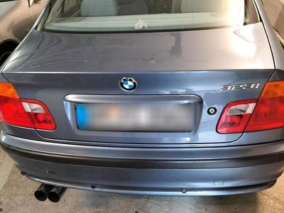 BMW 323