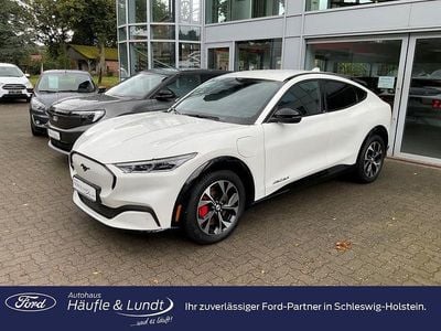 Gebraucht Ford Mustang Mach-E Premium 258 kW (351 PS) 2022 Starweiß metallic SUV
