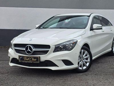 Gebraucht Mercedes CLA200 Shooting Brake 136 PS (100 kW) 2015 Weiß Kombi