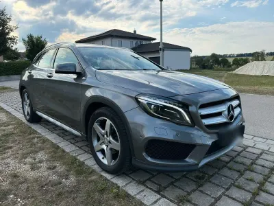 Gebraucht Mercedes GLA200 AMG line 136 PS (100 kW) 2016 Grau SUV
