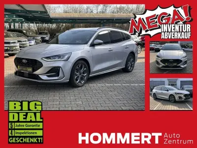 Gebraucht Ford Focus ST-Line X 125 PS (91 kW) 2023 Polarsilber (metallic) Kombi
