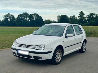 Gebraucht VW Golf IV 100 PS (73 kW) 1999 Weiß Kleinwagen