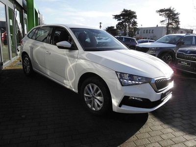 Candyweiß Gebraucht 2023 Skoda Scala Ambition Kleinwagen | 17.890 € (Fairer Preis)