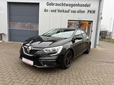 Schwarz Gebraucht 2018 Renault Mégane IV Play Limousine | 11.900 € (Fairer Preis)