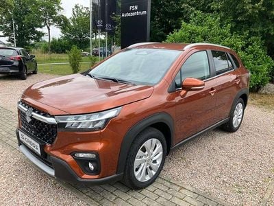 Braun Neu 2025 Suzuki SX4 S-Cross Comfort SUV | 29.240 € (Fairer Preis)