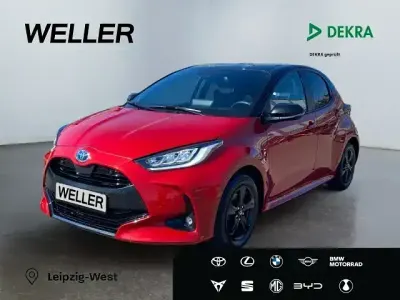 Gebraucht Toyota Yaris Hybrid Style 116 PS (85 kW) 2022 Rot Kleinwagen