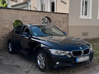 Gebraucht BMW 318 143 PS (105 kW) 2013 Schwarz Limousine