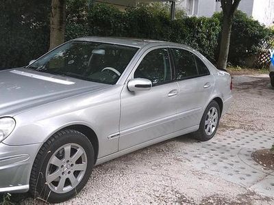 Mercedes E200