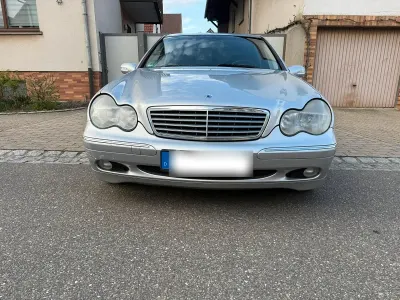 Gebraucht Mercedes C220 150 PS (110 kW) 2004 Silber Limousine