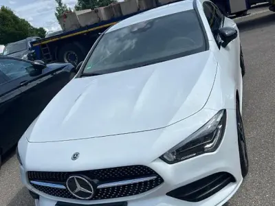 Gebraucht Mercedes CLA200 Shooting Brake AMG 163 PS (119 kW) 2020 Weiß Kombi
