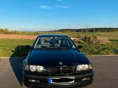 BMW 323