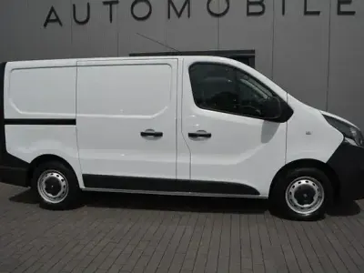 Gebraucht Opel Vivaro 121 PS (88 kW) 2017 Weiß Van / Kleinbus