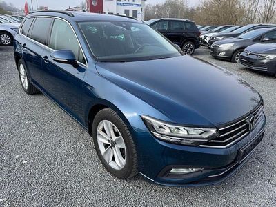 Gebraucht VW Passat Business 150 PS (110 kW) 2022 Blau Kombi