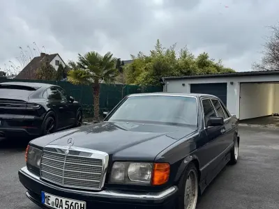 Gebraucht Mercedes 560 300 PS (220 kW) 1990 Blau Limousine