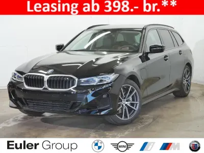 Gebraucht BMW 330e Sport Line 292 PS (214 kW) 2025 Schwarz Kombi