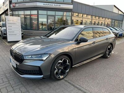 Gebraucht Skoda Superb SportLine 204 PS (150 kW) 2025 Grau Kombi