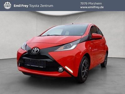 Gebraucht Toyota Aygo X-play 69 PS (50 kW) 2014 Rot Kleinwagen
