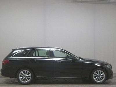 Gebraucht Mercedes C220 Avantgarde 194 PS (142 kW) 2020 Schwarz Limousine
