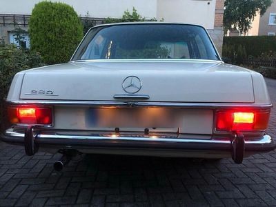 Gebraucht Mercedes W114 160 PS (117 kW) 1973 Beige Limousine