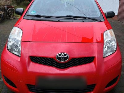 Gebraucht Toyota Yaris 69 PS (50 kW) 2009 Rot Kleinwagen