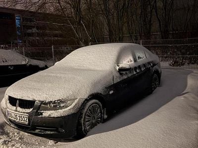 Gebraucht BMW 318 129 PS (94 kW) 2005 Blau Limousine