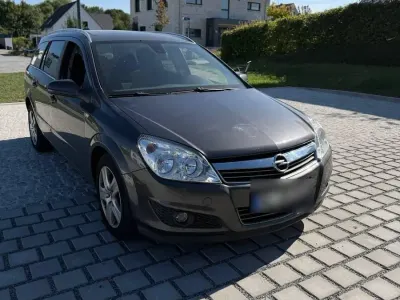 Gebraucht Opel Astra 90 PS (66 kW) 2009 Grau Kombi