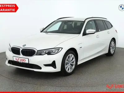Gebraucht BMW 330 Sport Line 252 PS (185 kW) 2022 Weiß Kombi