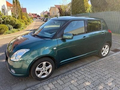 Usado Suzuki Swift 92 HP (67 kW) 2005 Verde Citadino