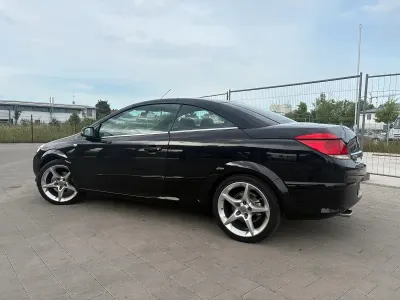 Gebraucht Opel Astra 116 PS (85 kW) 2008 Schwarz Cabrio