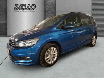 Gebraucht VW Touran Comfortline 150 PS (110 kW) 2019 Blau Van / Kleinbus