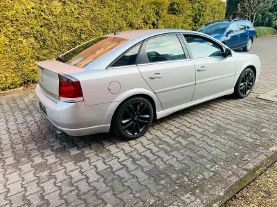 Używany Opel Vectra GTS 155 KM (114 kW) 2007 Srebrny Sedan/Limuzyna