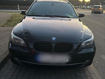 Gebraucht BMW 525 Sport Line 197 PS (144 kW) 2009 Schwarz Kombi