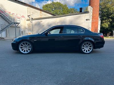 Gebraucht BMW 545 333 PS (244 kW) 2004 Schwarz Limousine