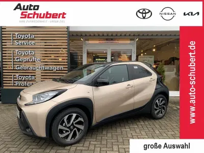 Neu Toyota Aygo X 72 PS (52 kW) 2026 Beige SUV