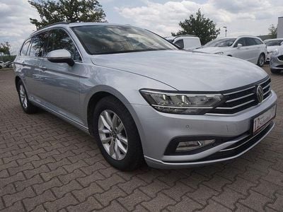 Second-hand VW Passat R-line 150 CP (110 kW) 2023 Argintiu Break