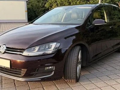 Gebraucht VW Golf VII Highline 140 PS (102 kW) 2014 Violet Limousine
