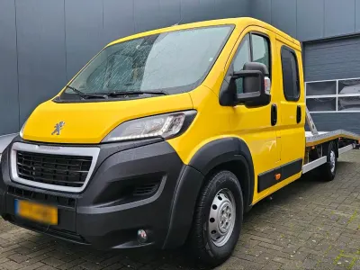 Gebraucht Peugeot Boxer 165 PS (121 kW) 2022 Gelb Van