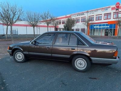 Usata Opel Rekord S 101 CV (74 kW) 1983 Marrone Berlina