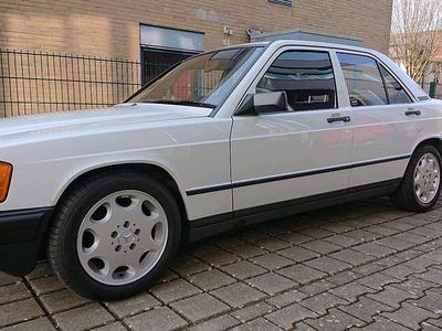 Gebraucht Mercedes 190 122 PS (89 kW) 1988 Weiß Limousine